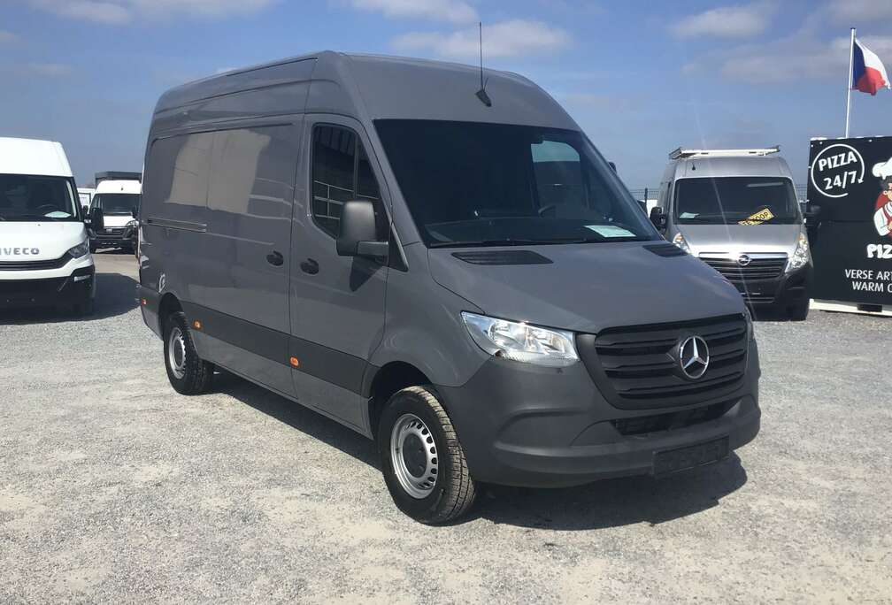 Mercedes-Benz l2h2 317cdi 2023 10km full/option 39950e ex