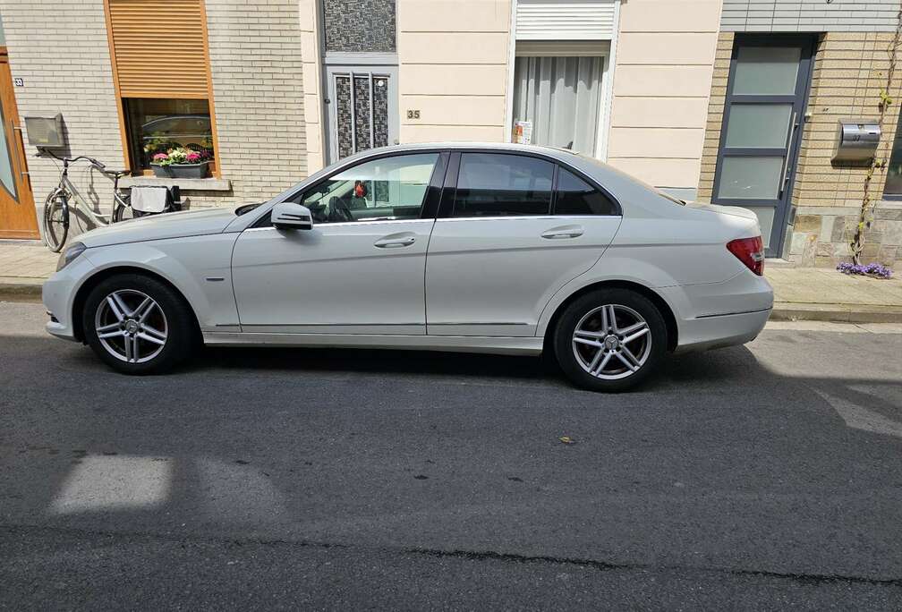 Mercedes-Benz CDI DPF Automatik BlueEFFICIENCY Avantgarde