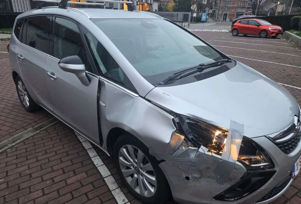 Opel Zafira 1.9 DTH CDTi Cosmo DPF