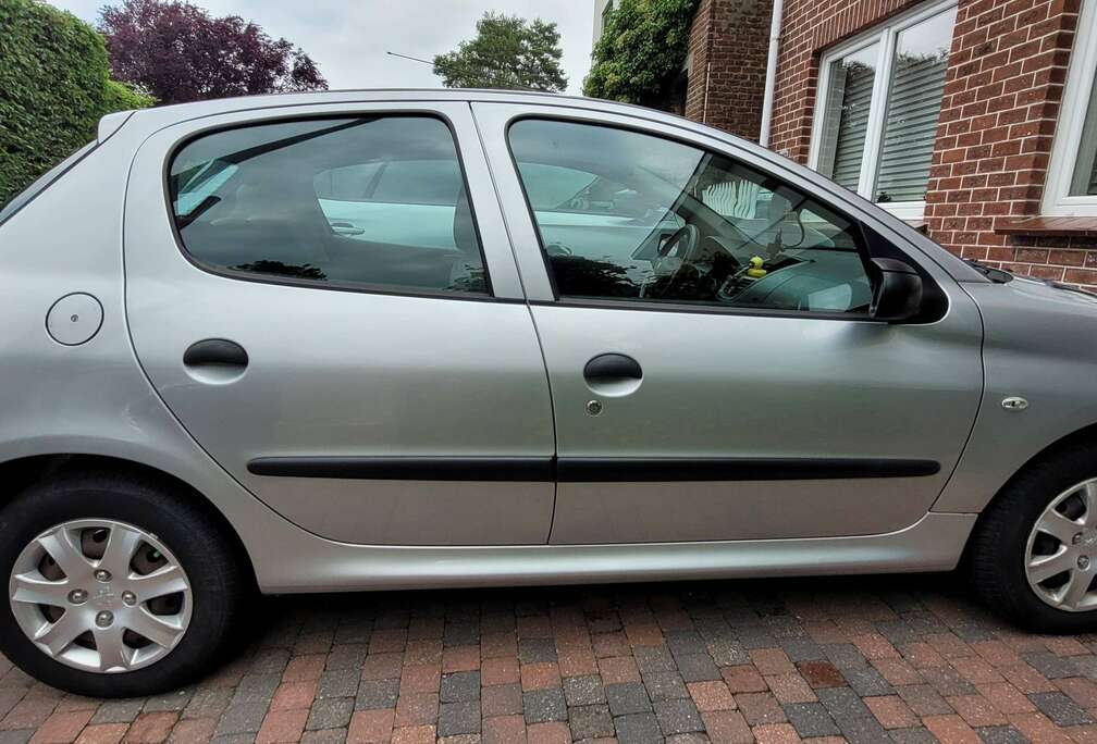 Peugeot 206  1.1i Trendy