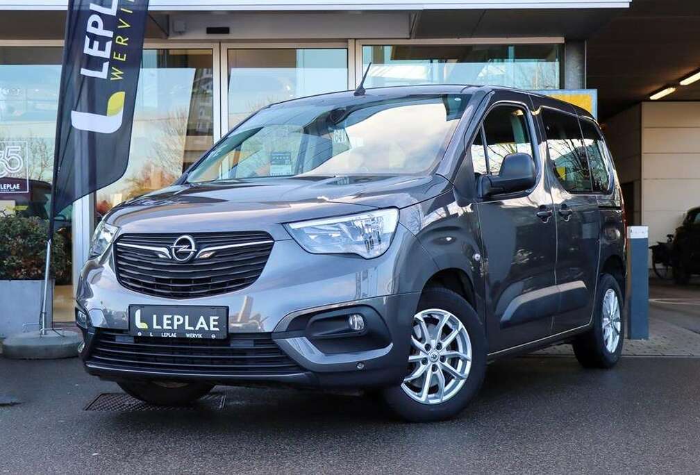 Opel 1.2T AT8 130PK  NAVI  CAMERA KEYLESS