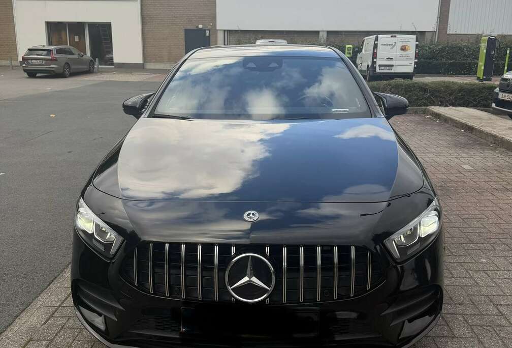 Mercedes-Benz e 8G-DCT AMG Line