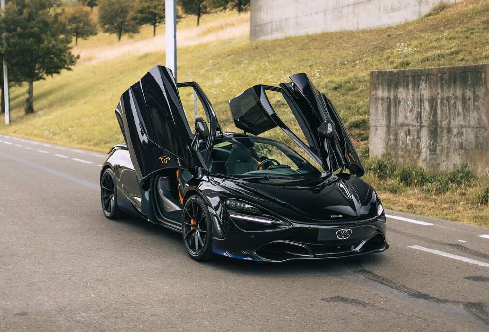 McLaren Belgian/ 1 owner/  Lift System/ Carbon Pack
