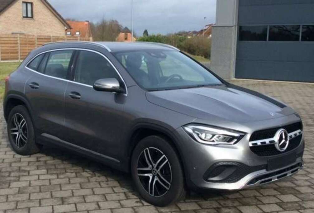 Mercedes-Benz Trekhaak * Camera * LED * Dodehoekassistent * MBUX