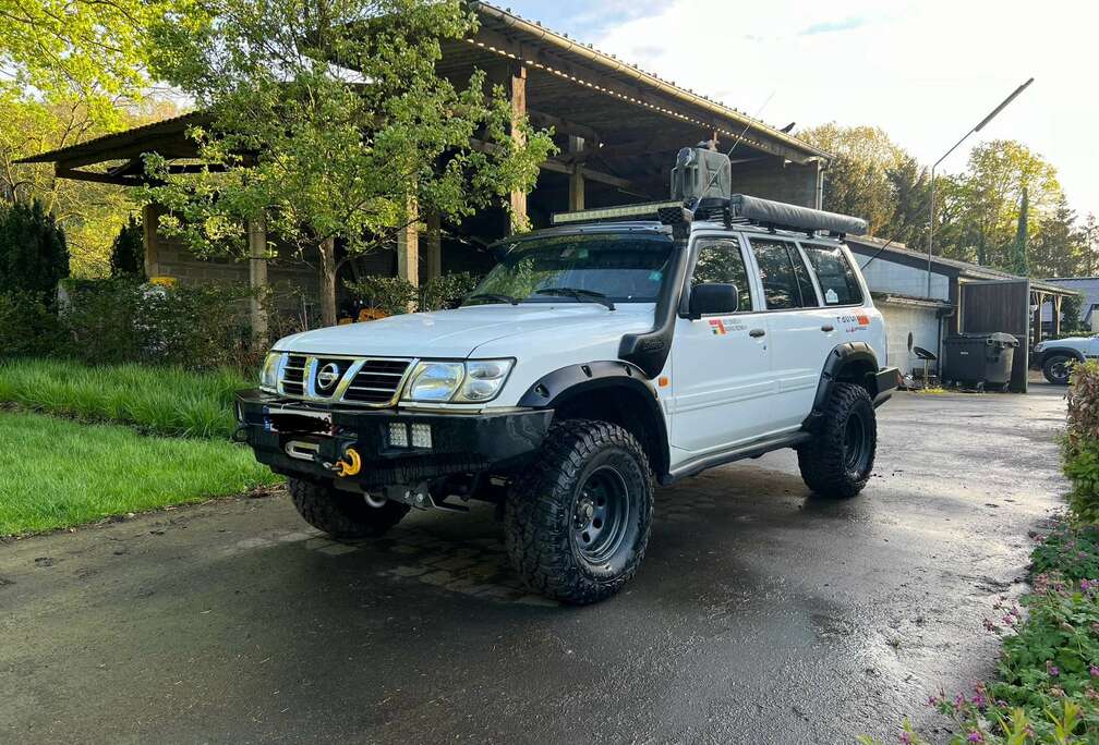 Nissan unique adventure car with landcruiser80 4,2 turbo