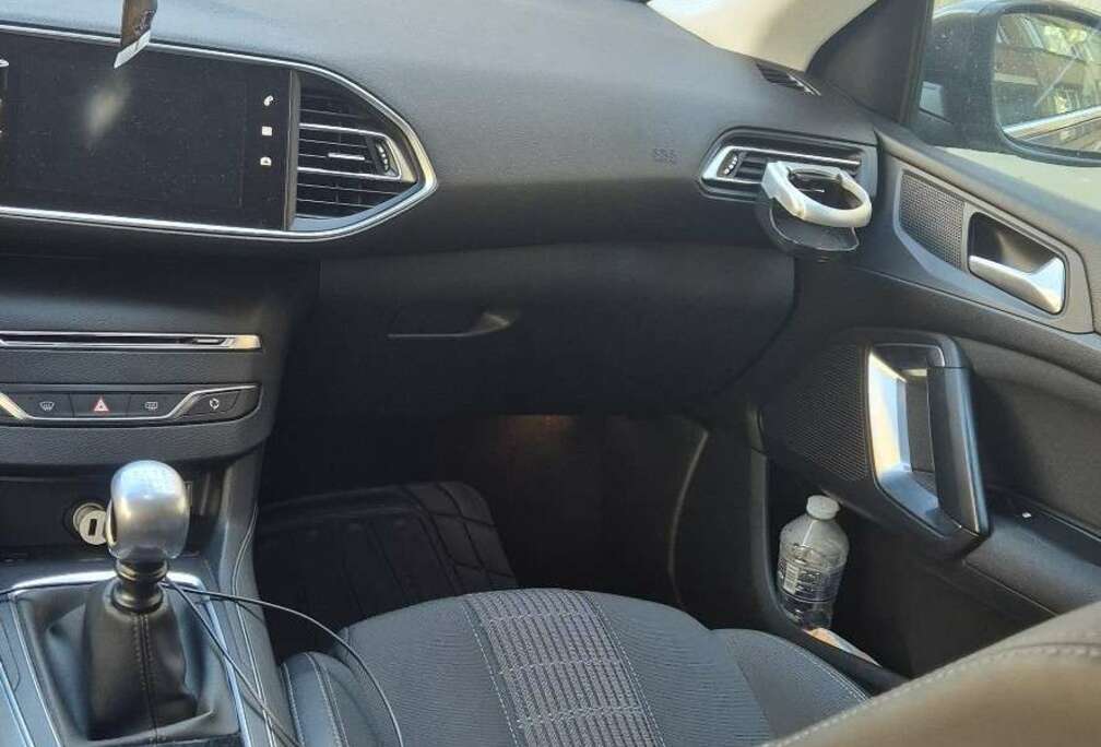 Peugeot SW BlueHDi 130 Stop & Start Tech Edition
