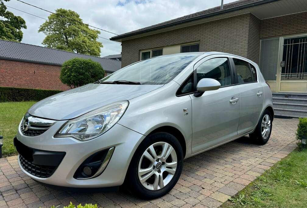 Opel 1.2 - 85 ch Twinport 150ème Anniversaire