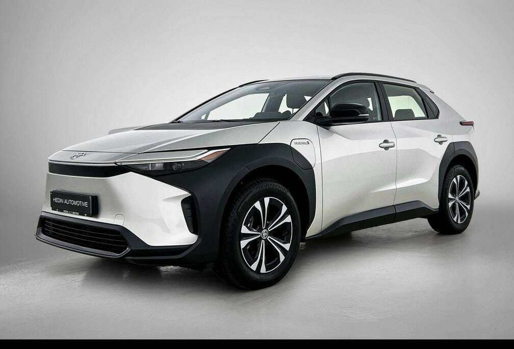 Toyota 71.4 kWh 2WD Dynamic