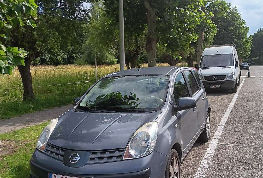 Nissan 1.6 Aut. acenta