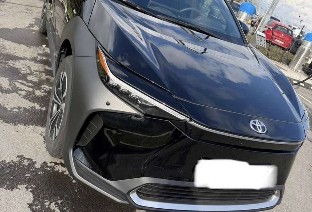 Toyota 71.4 kWh 2WD Style Plus