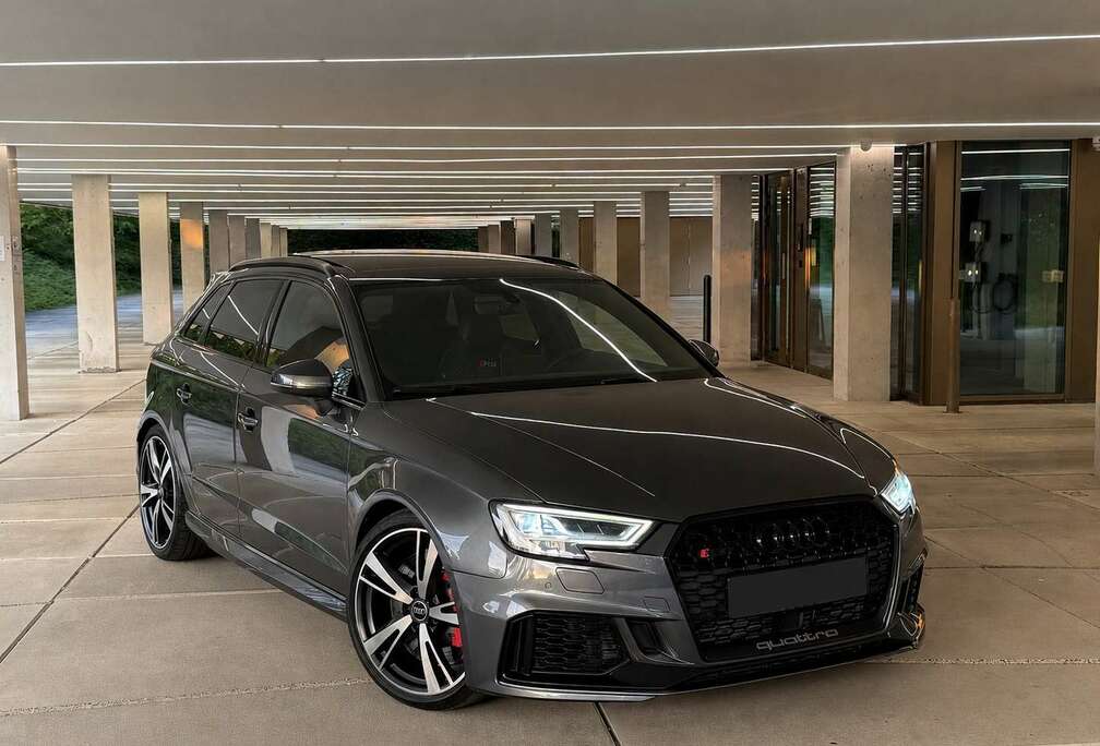 Audi Audi RS3 Quattro Sportback 400PK - PANO - B&O - CA