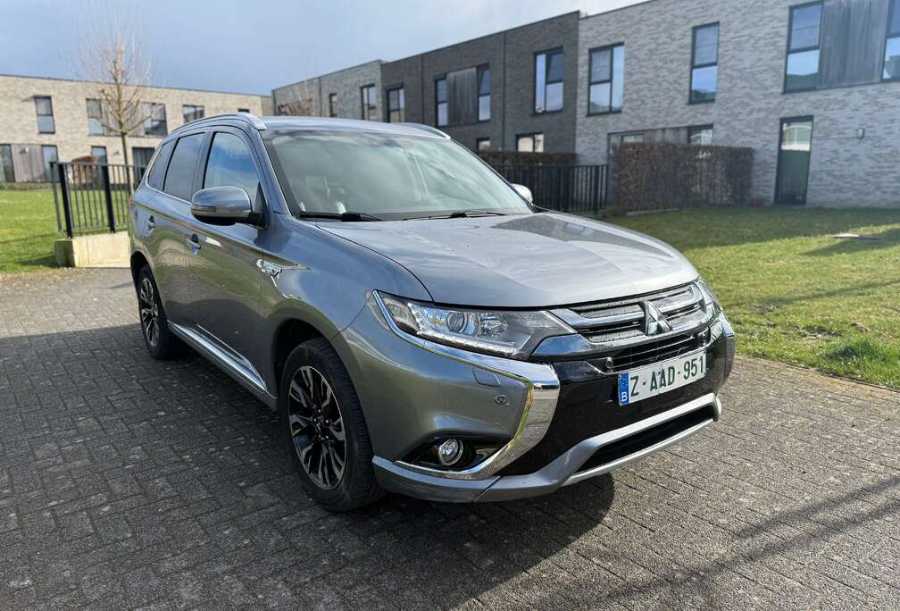 Mitsubishi Outlander PHEV 2.0i 4WD Business Edition