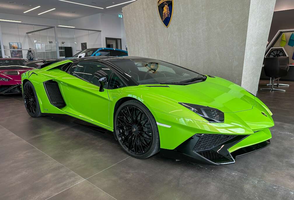 Lamborghini Aventador LP 750-4 SV Roadster