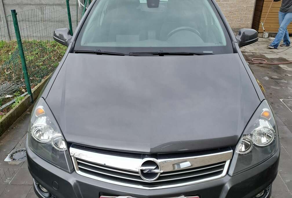 Opel Astra 1.7 CDTi ECOTEC Enjoy DPF