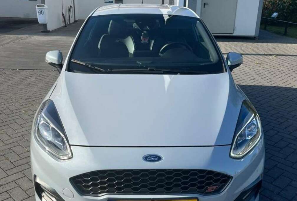 Ford 1.5 EcoBoost 200 S&S ST3 Recaro B&O