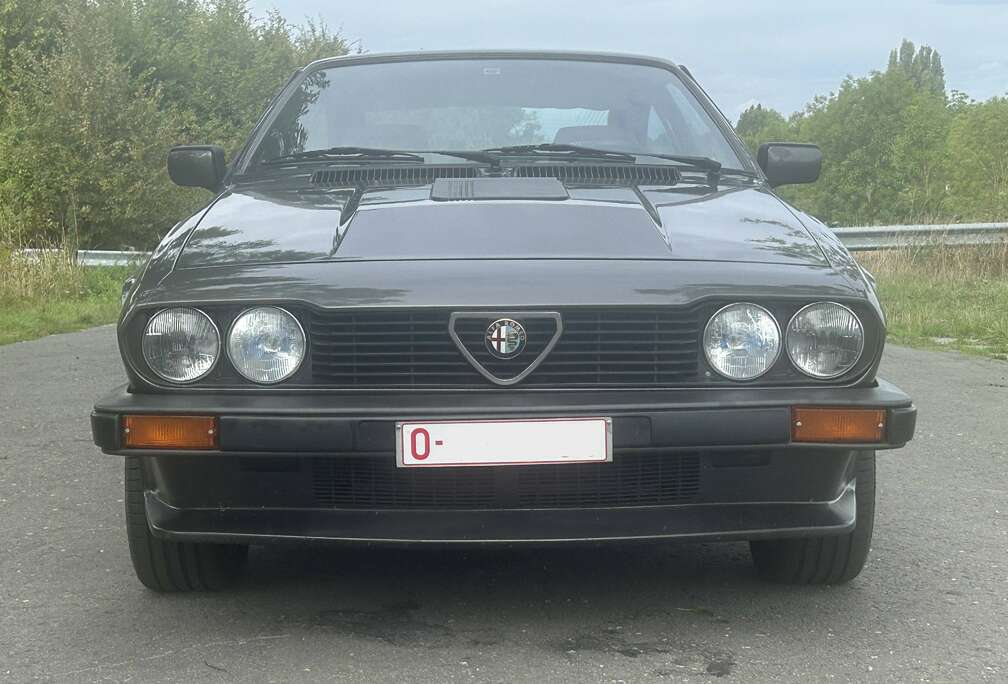 Alfa Romeo GTV6