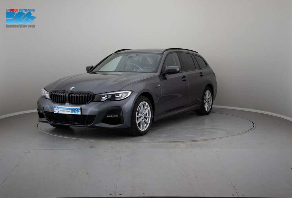 BMW Touring 330e, M-pack, Pano-dak, Harman/Kardon