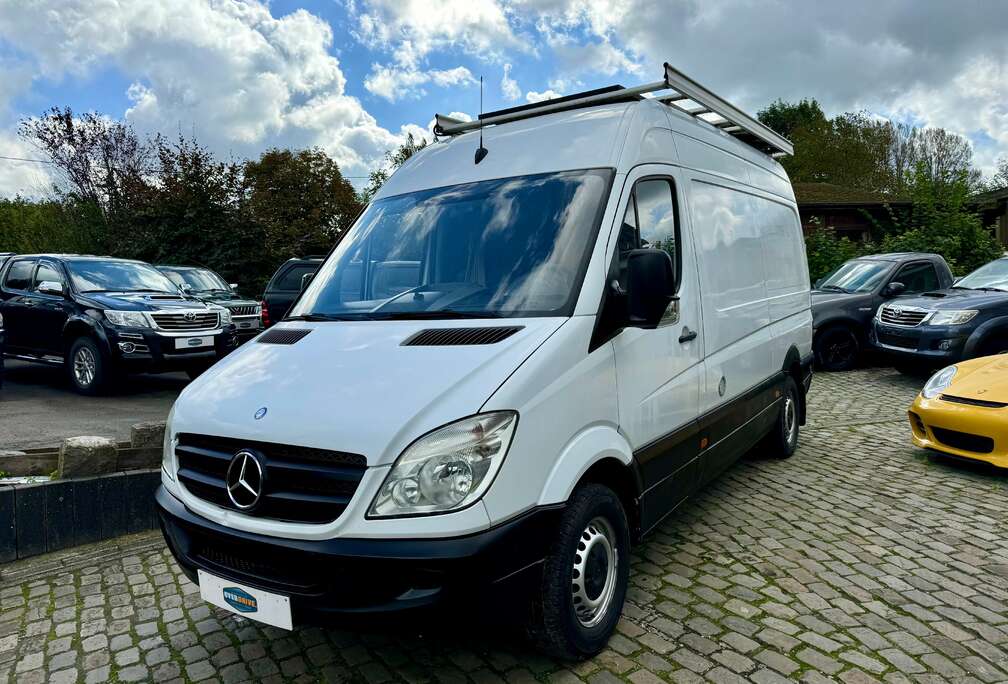 Mercedes-Benz Van amenagé 2 couchages autonome Belge