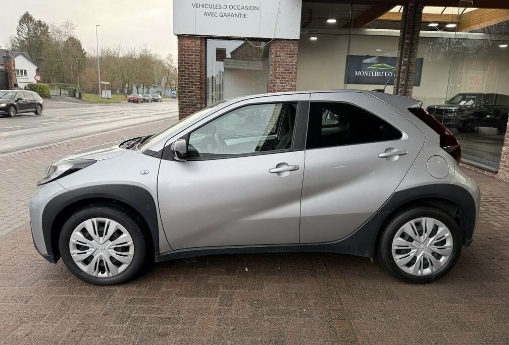 Toyota X PLAY AUTOMATIQUE**GSM 0475323828**6 ANS GARANTIE