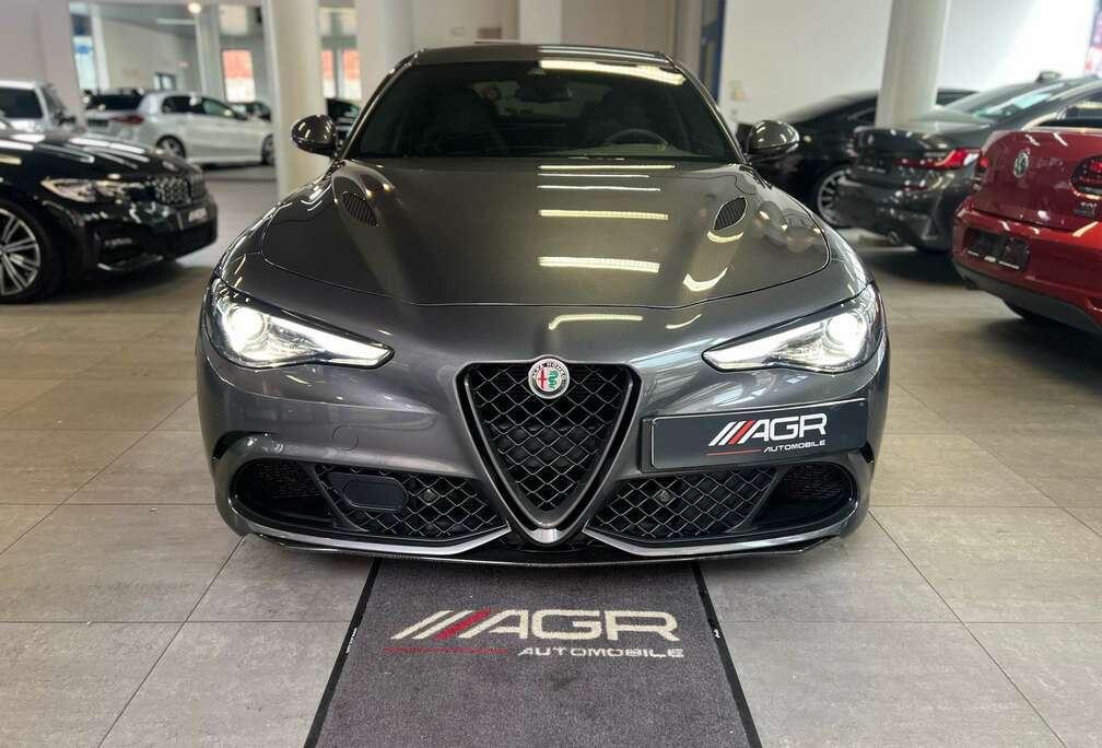 Alfa Romeo 2.9 T V6 Quadrifoglio siège carbone