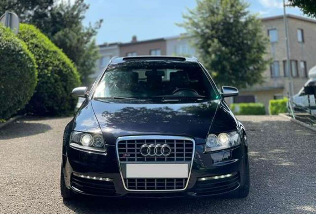 Audi V10