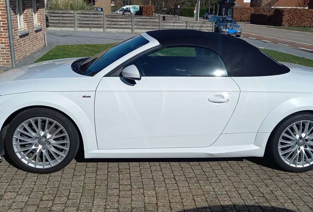 Audi Audi TT Roadster 2.0 TFSI cabrio S Line