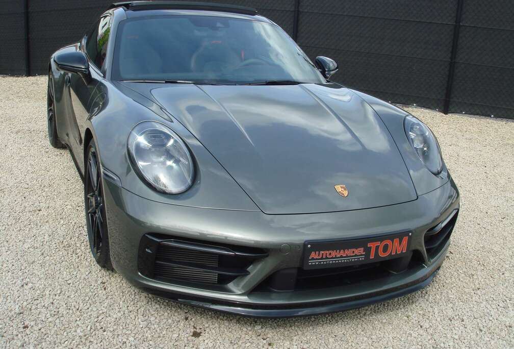 Porsche 4 GTS PDK * SPORT DESIGN * LIFT * BOSE * PANO * MATRIX * 18 WAY * SLECHTS 8000 KM