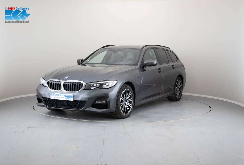 BMW Touring 330e M-Package, Pano-dak, Carplay
