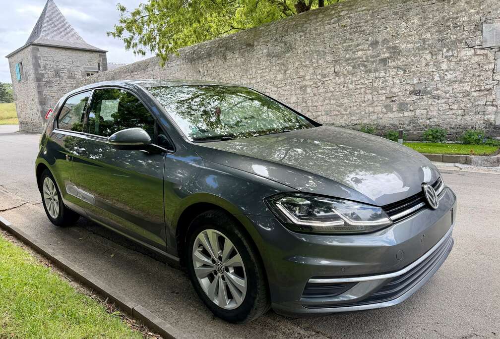 Volkswagen Golf 2.0 TDI cockpit virtuel