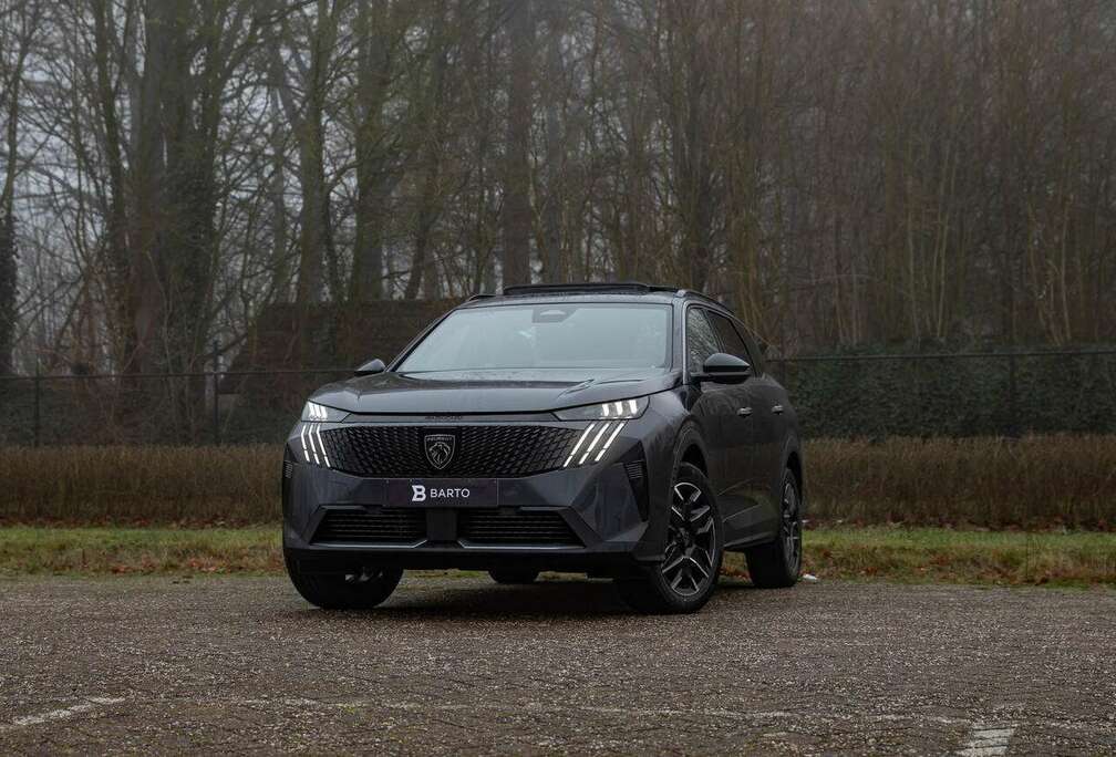 Peugeot GT  MHEV 145pk  Pano  Massage  7-zit  360...