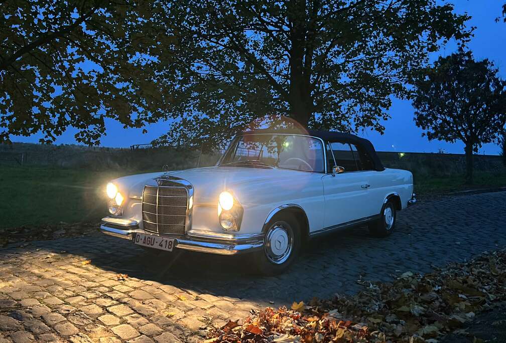 Mercedes-Benz cabriolet