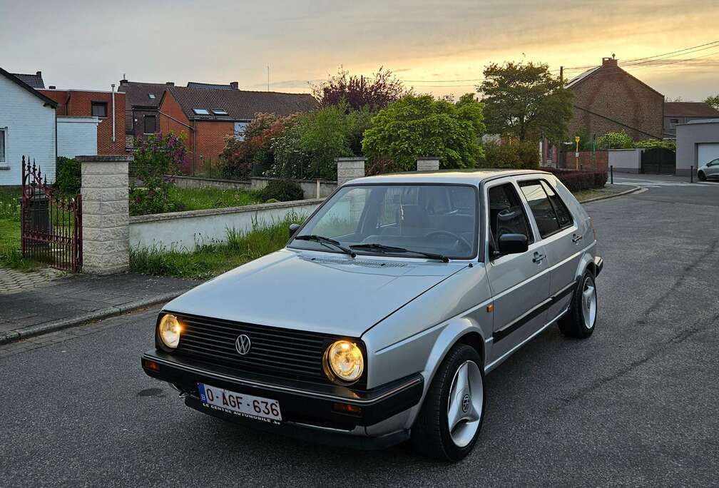 Volkswagen Golf 2   1.6 TD