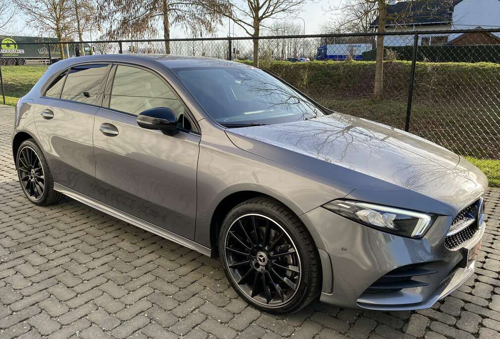 Mercedes-Benz e 8G Plug-in AMG & NIGHT 19\