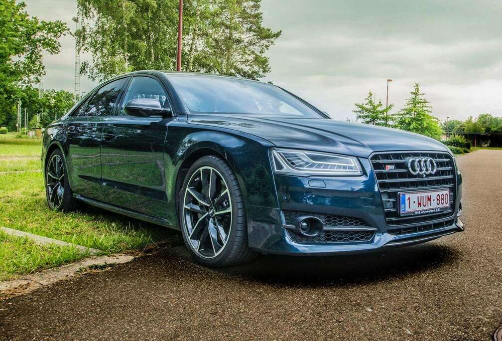 Audi S8 plus