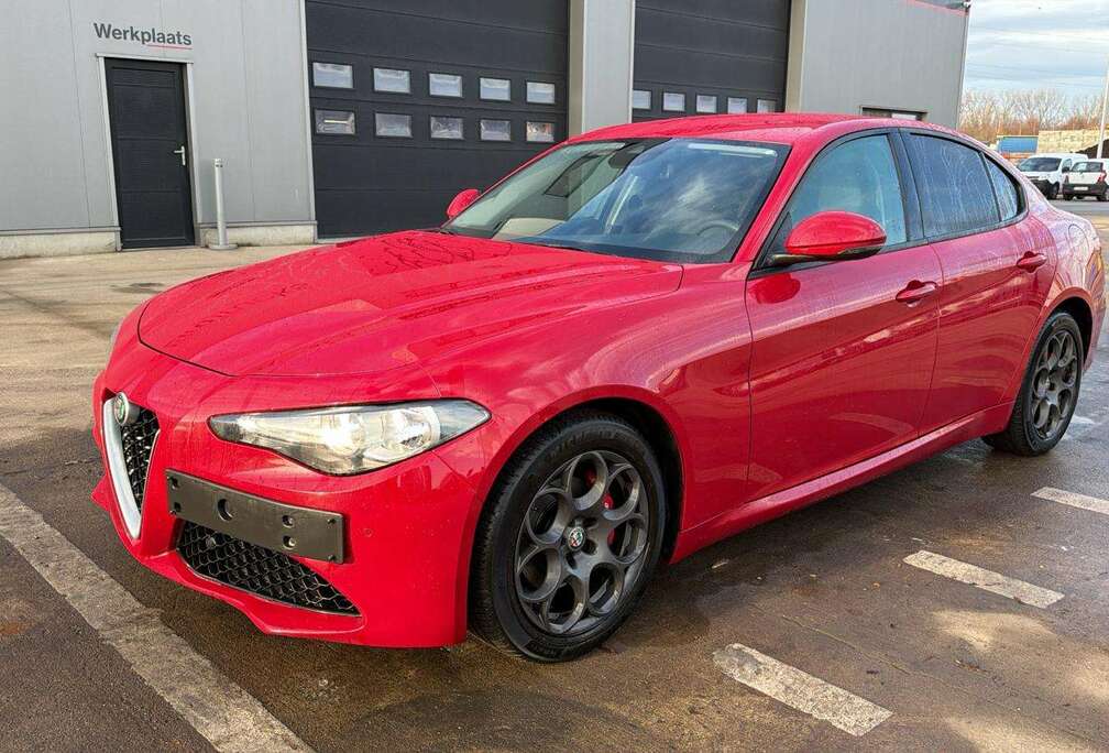 Alfa Romeo Giulia 2.0 Turbo 16V AT8 Super