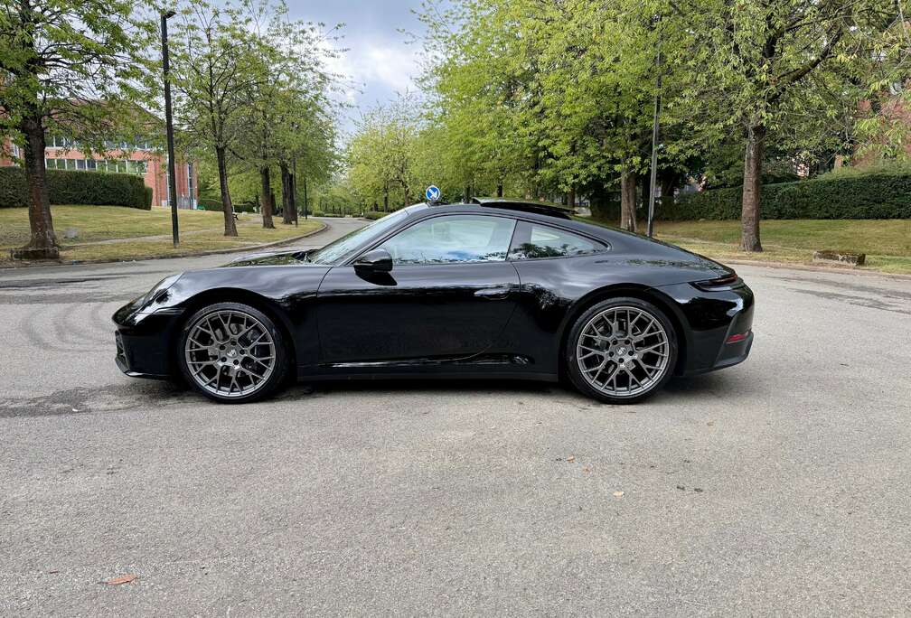 Porsche .2 / 911 Carrera 3.0 PDK * Matrix - Pano - Chrono- Sport Exhaust - Camera - Bose *