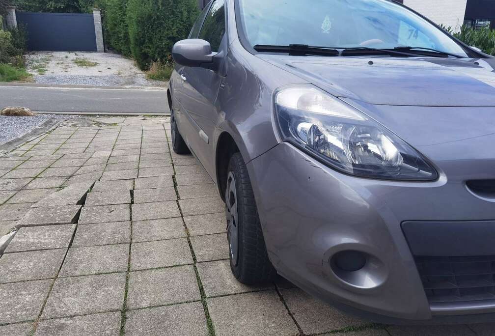 Renault renault clio essence euro 5 76000km