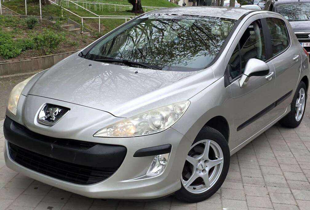 Peugeot 308 1.4i Confort Pack