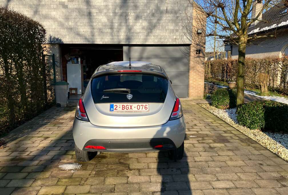 Lancia Ypsilon 0.9 TwinAir Black