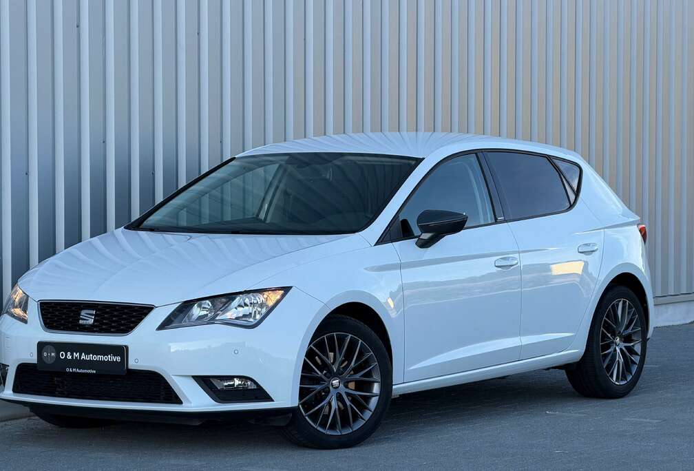 SEAT Leon 1.6 CR TDi Connect 17\