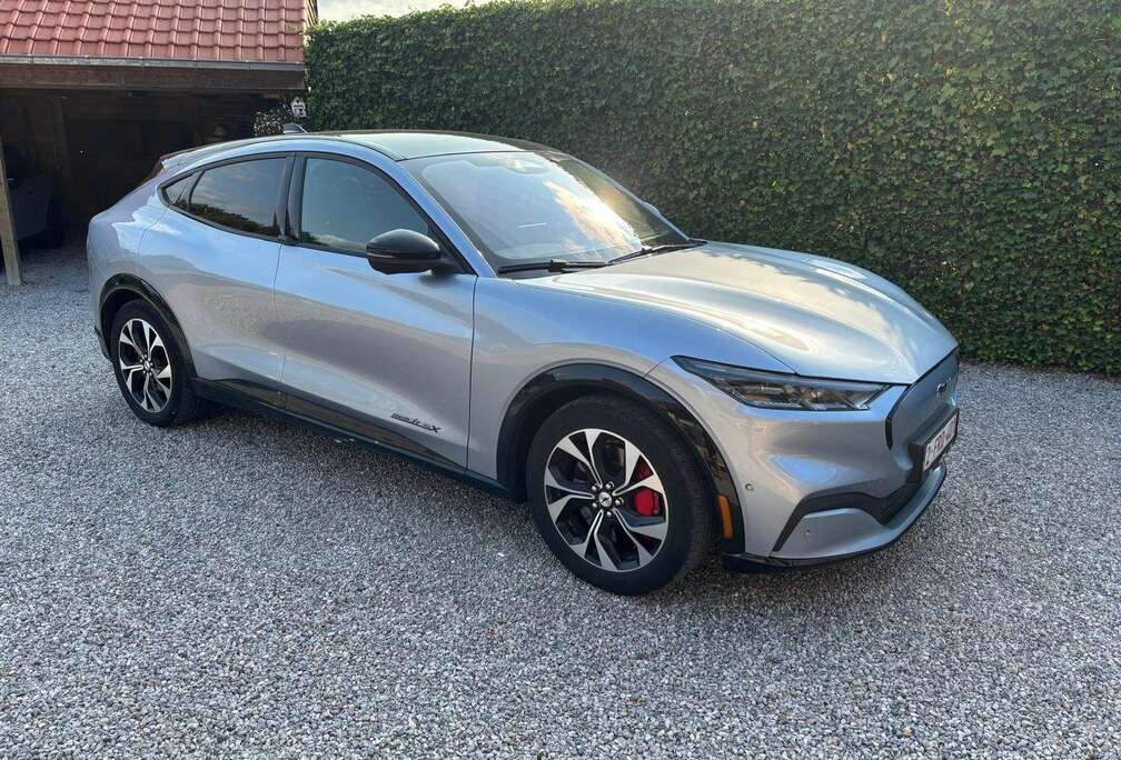 Ford Mustang Mach-E AWD PREMIUM