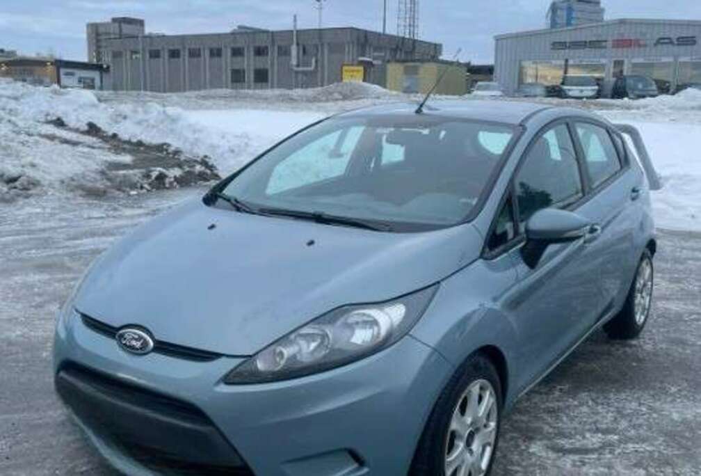 Ford 1.6 TDCi 90 Titanium