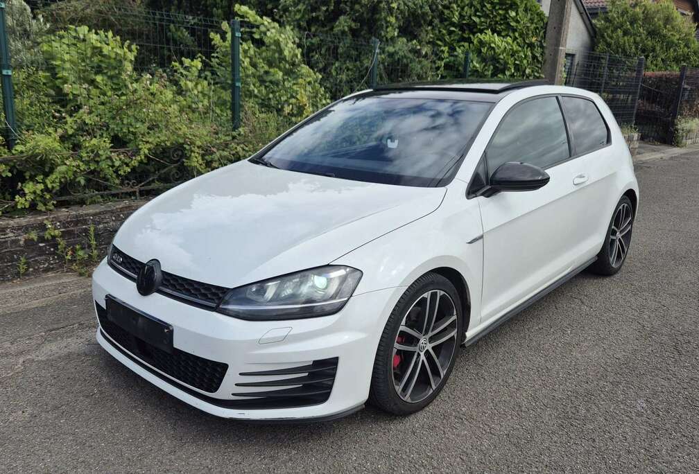 Volkswagen 2.0 CR TDi DSG 135kw/Euro 6b/Full Options