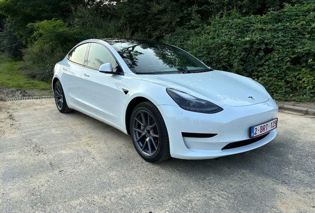 Tesla Tesla Model 3 Standard Range Plus