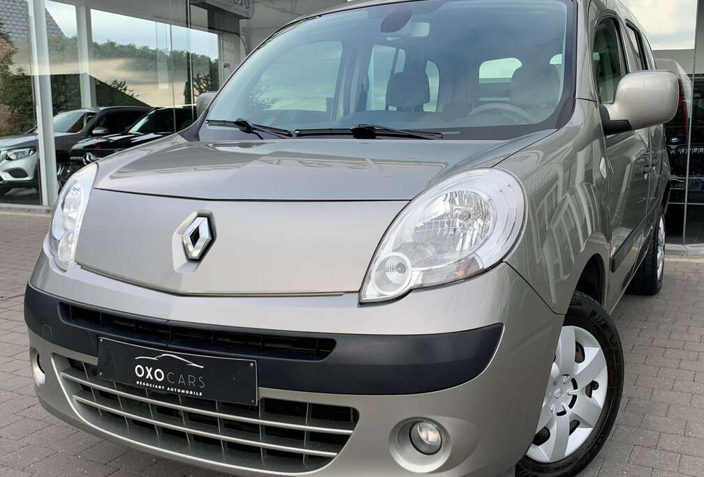 Renault 1.6i TomTom Edition 106CV / Boite Auto / Gps / Cruise / 5 Places / 2 Portes Laterales / Attache Remorque / GARANTIE