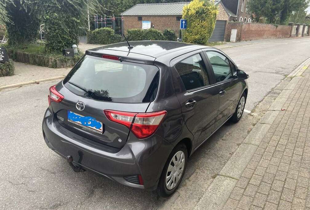 Toyota Yaris 1.5i Dual VVT-iE Y-oung