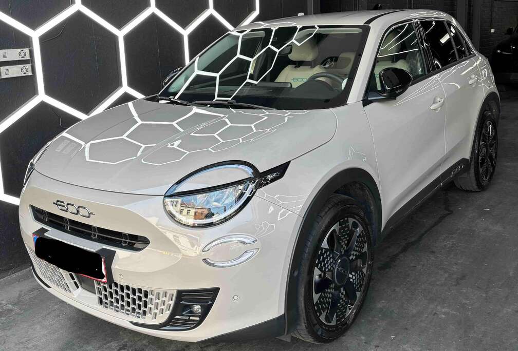 Fiat e-600 54 kWh La Prima