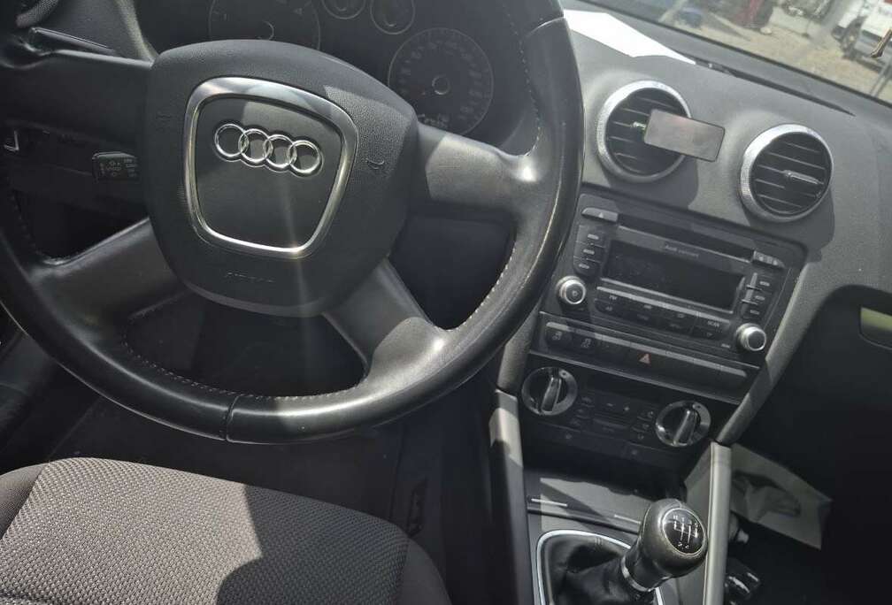 Audi 1.6i Attraction