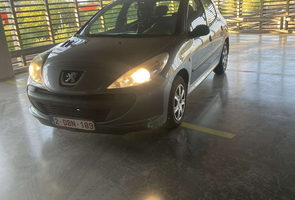 Peugeot 206+ 1.1 Hatshbak