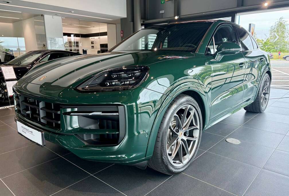 Porsche Coupé GTS V8 4.0 Biturbo